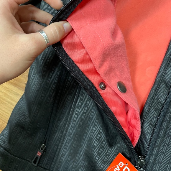 Cinch carry n conceal jacket. - Picture 4 of 6